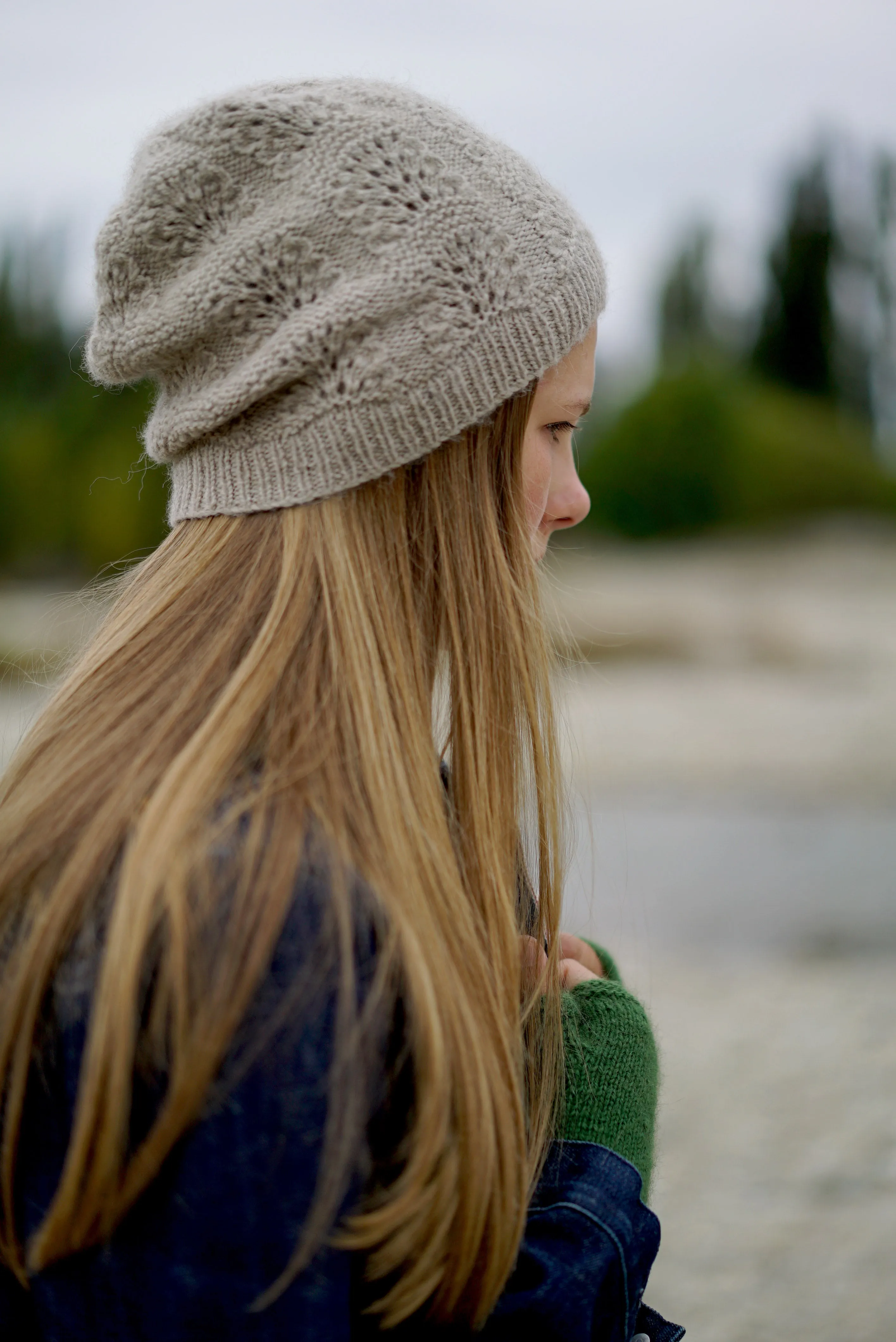 Bella Rosa Hat and Fingerless Gloves